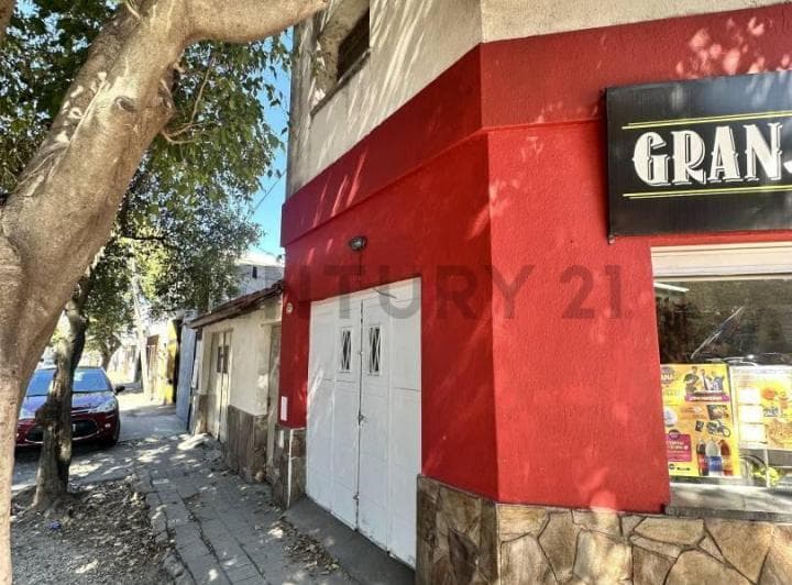 Venta de Dos Casas en Zona Sur + Local Comercial - 2