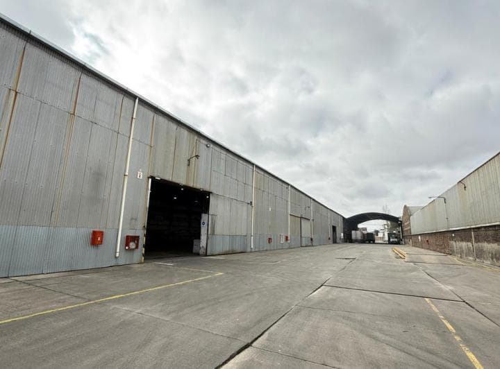 Excelente Deposito Nave Industrial de 8100 m Cub Parque Industrial Lanus - 5
