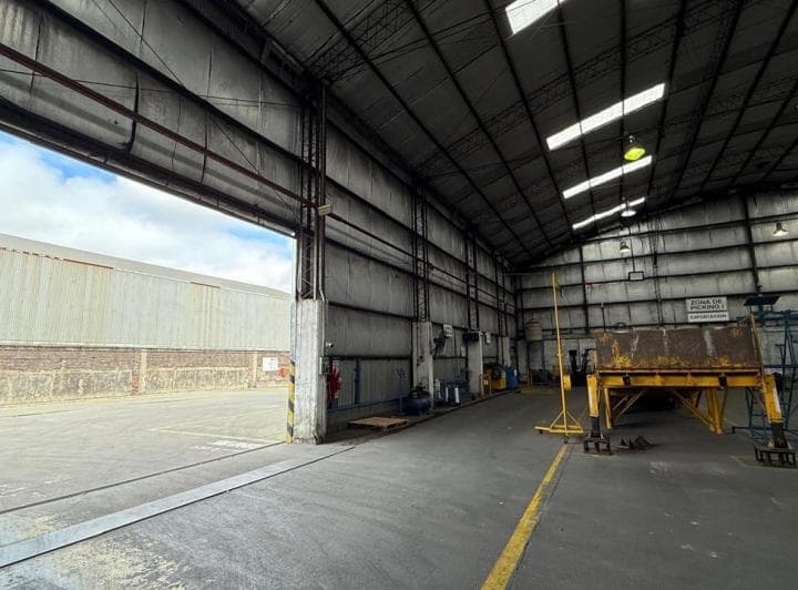 Excelente Deposito Nave Industrial de 8100 m Cub Parque Industrial Lanus - 3