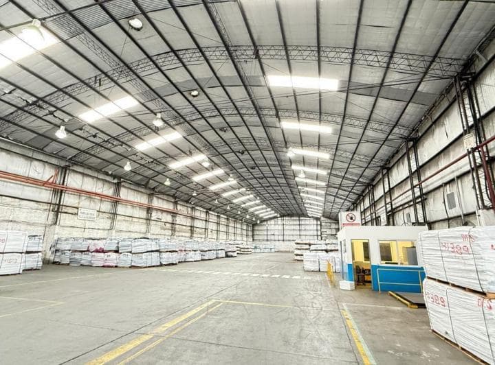 Excelente Deposito Nave Industrial de 8100 m Cub Parque Industrial Lanus - 2