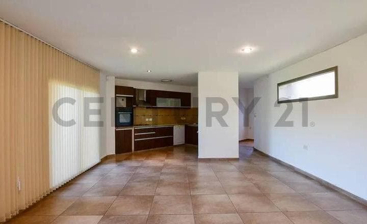 Casa de 3 Dorm. en Venta en Etcheverry - 2