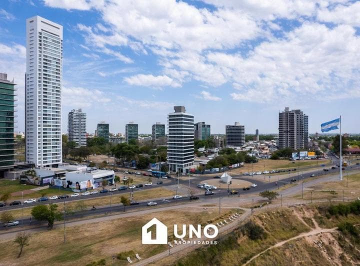 Amplio Departamento de 3 Dorm. con Balcón Terraza y Vista Al Río, Cochera y Amenities. - 3