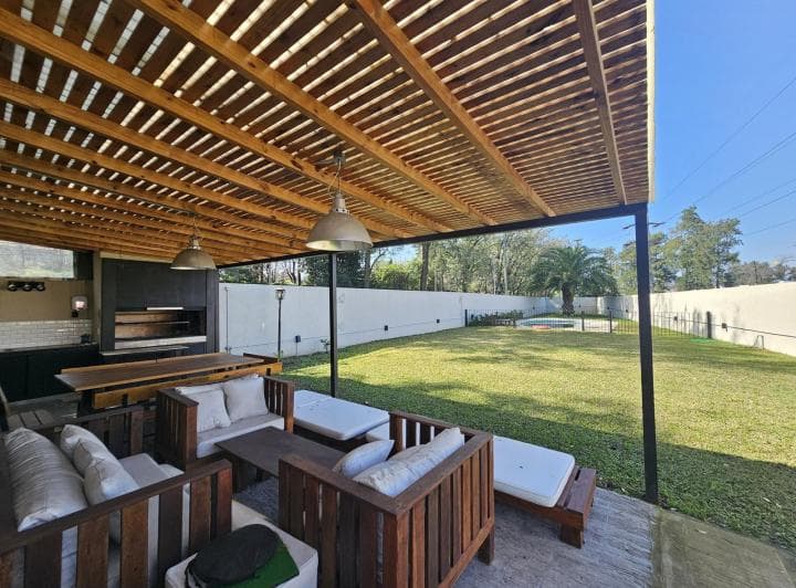 Casa en Venta con Dorm. en Planta Baja en La Horqueta - 3