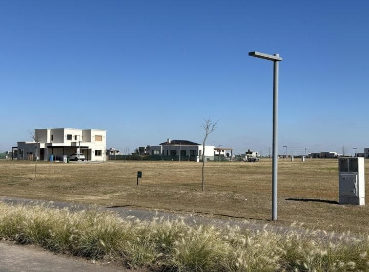 Venta Terreno en La Finca Country Club Funes - 2