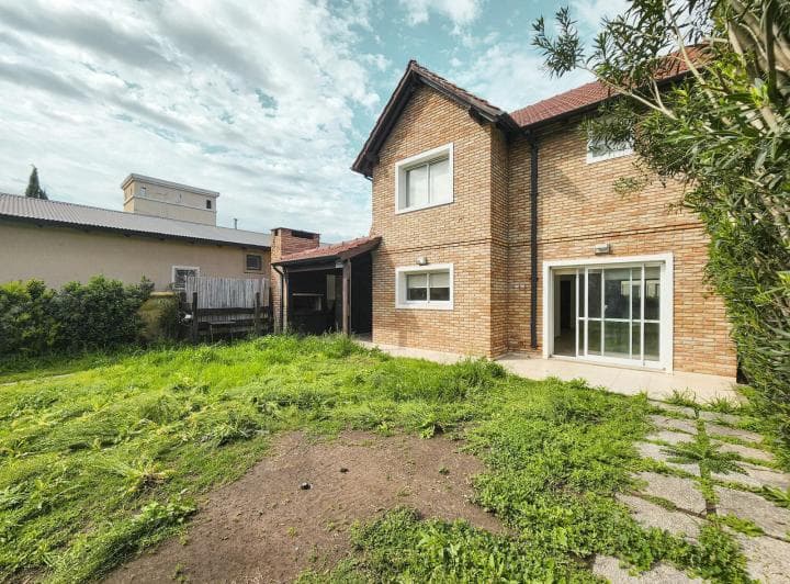 Casa de 3 Dorm. con Jardín y Pileta en Newbery, Fisherton - 4