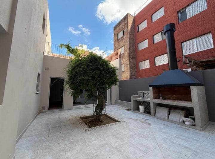 Casa de 3 Dorm. en Barrio Lourdes - 2
