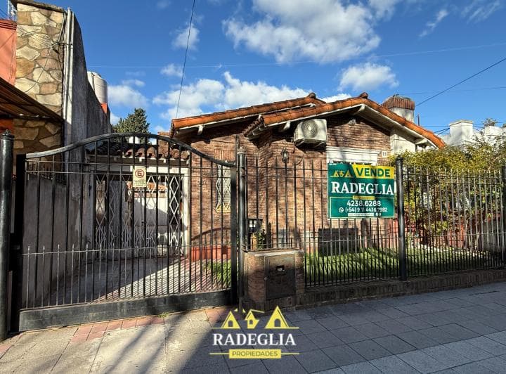 Venta de Casa 4 Ambientes en Burzaco, Almirante Brown - 2