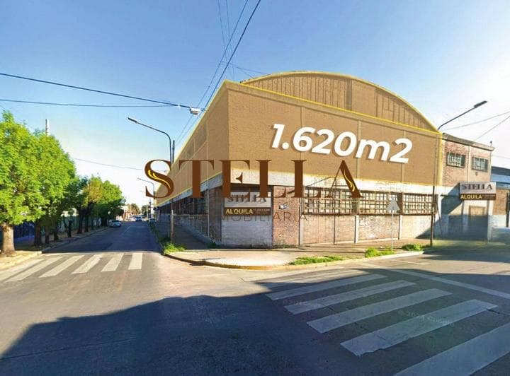 Nave Industrial de 1.500 m² en Planta Alta con Estacionamiento Sobre Av Illia - 2