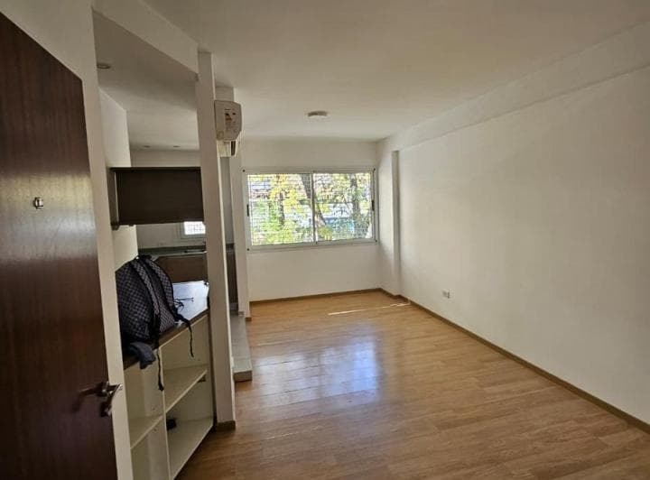 Departamento de 1 Dormitorio con Patio a m de Bv. Oroño - 3