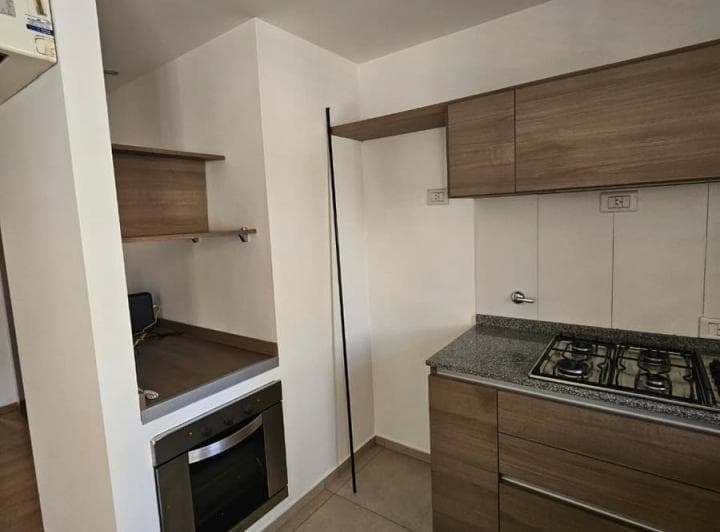 Departamento de 1 Dormitorio con Patio a m de Bv. Oroño - 4