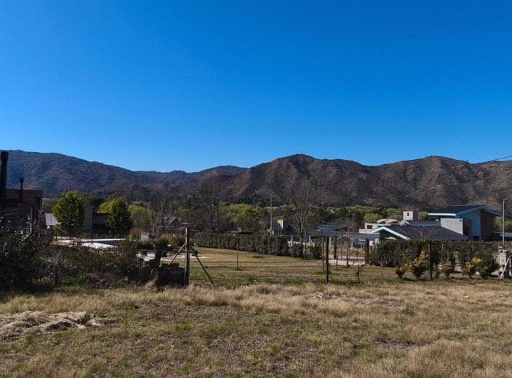 Lote en Villa General Belgrano con Excelentes Vistas a Las Sierras - 4