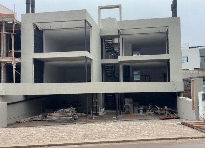 Duplex en Venta en Costas de Manantiales. 2 Dorm.. - 4