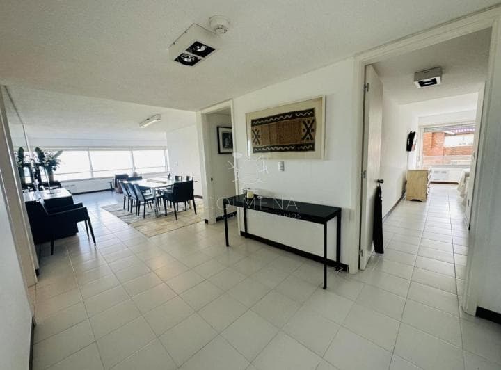 Apartamento de 3 Dorm. y Dependencia de Servicio en Punta del Este - 3