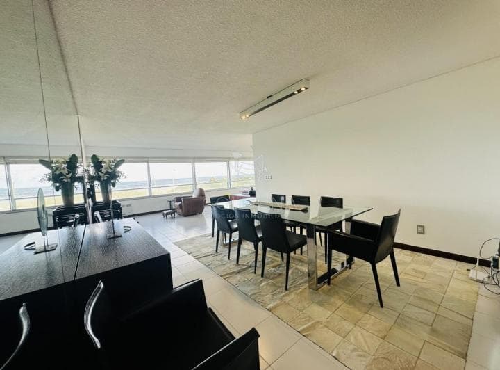 Apartamento de 3 Dorm. y Dependencia de Servicio en Punta del Este - 4