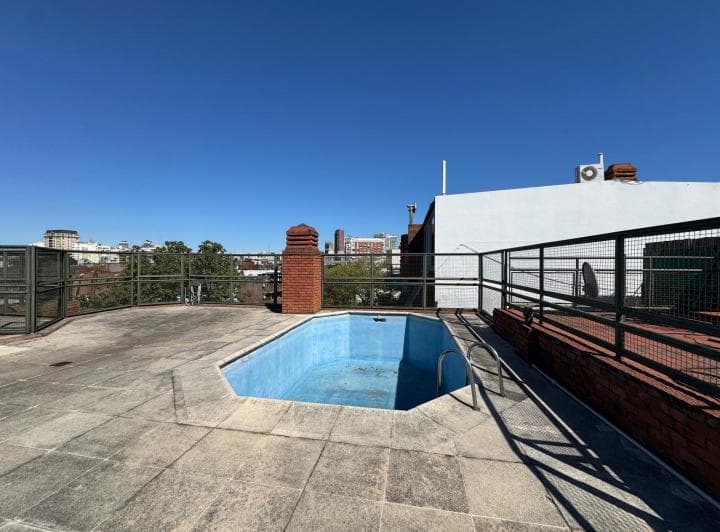 Jardín, Pileta, Parrilla. 5 Dorm. en Suite,2 Cocheras Fijas. - 2