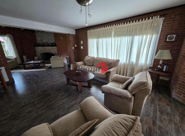 Casa en Venta - Barrio B5 - Excelente Estado - Quincho - Financiación - 3