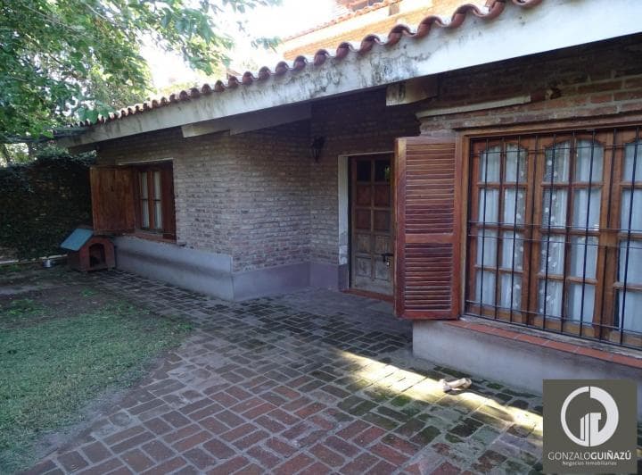 Casa Venta Dos Plantas Tres Dorm. Jardin Fisherton Tradicional Rosario - 4