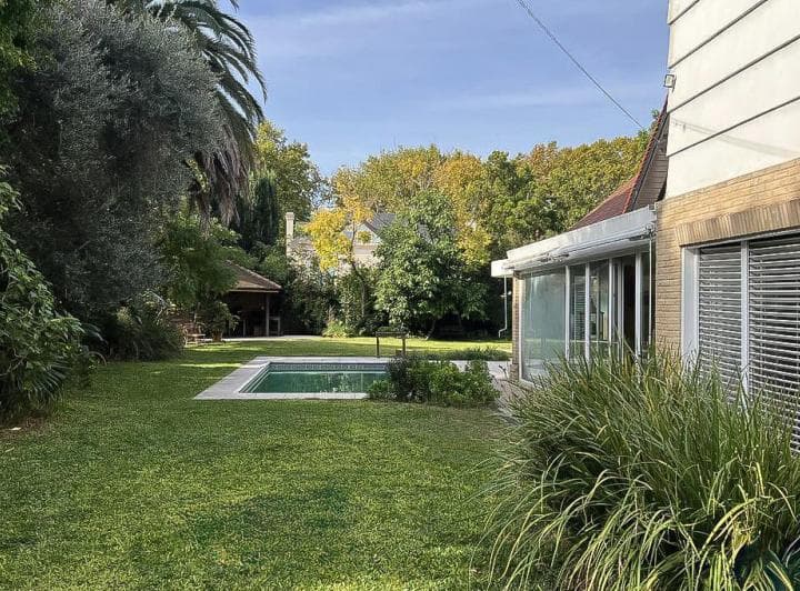 Casa en Venta Sobre Lote de 1.224 m² Ubicado en Martínez, San Isidro - Jardín y Pileta - 3