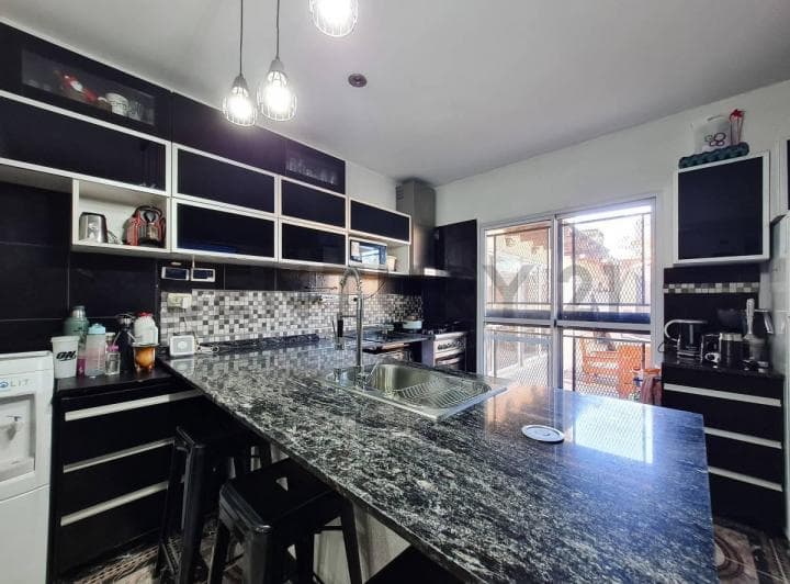 Casa de 4 Dorm. en Venta - 2