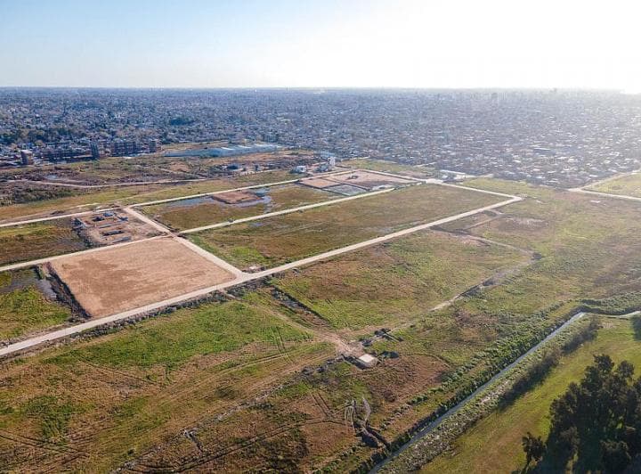 Excelente Parque Industrial en Hudson Sobre Autopista Bs As - La Plata. Lotes Desde 2000 m². - 2