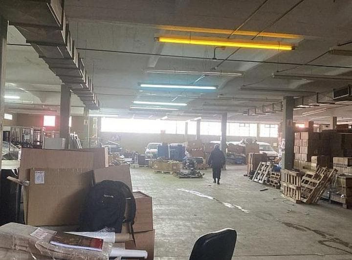 Deposito de 2750 m² Cub en 1 Planta Sobre 4,400 m² Terreno Parquizado. Sist C/incendio X Hidrantes - 5
