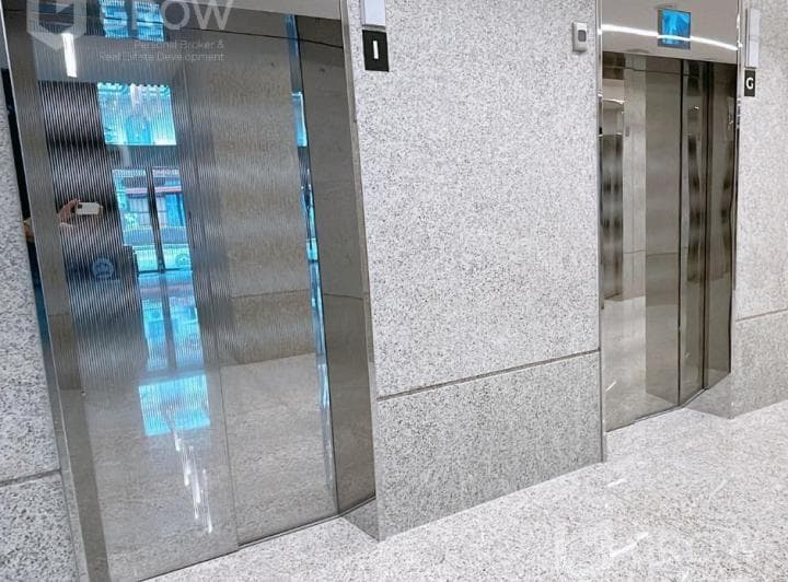 Venta y Alquiler de Oficina a Estrenar con Terraza en Lex Tower - 4