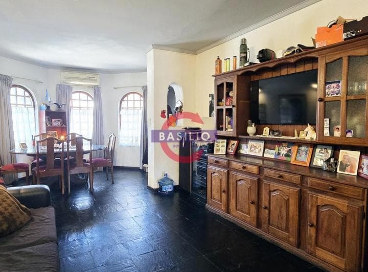 Venta Excelente Casa 4 Ambientes con Jardín y Pileta en Carapachay - 5
