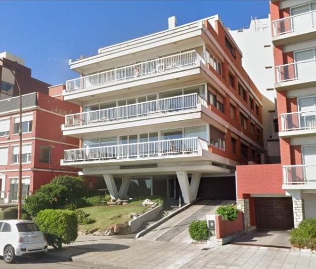 Venta 5 Ambientes con Dep. y Cochera Cubierta Frente Al Mar - 2