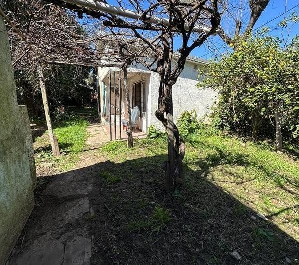 Venta de Casa con Parque a Reciclar en Gral Pacheco - 4