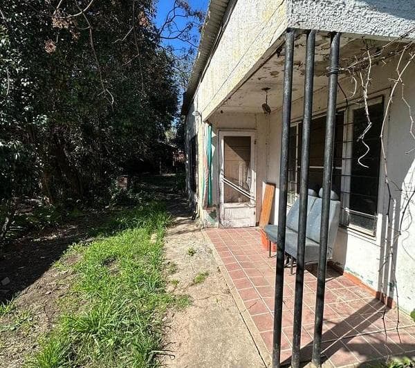 Venta de Casa con Parque a Reciclar en Gral Pacheco - 5
