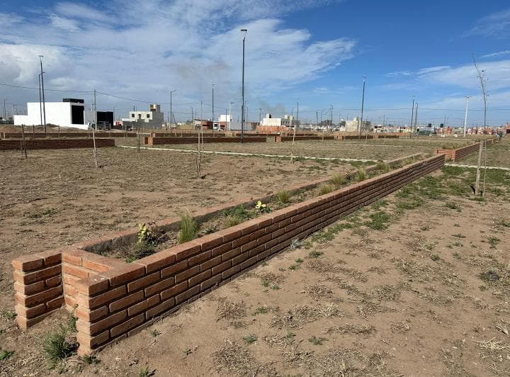 Lote 250 m² – Cuestas de Manantiales – Seguridad 24 Hs – Recibo Vehículo - 2
