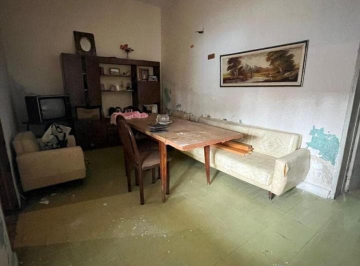 Casa S/lote de a Refaccionar! Local + Coch + Dep. - 3