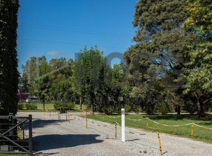 Lote 1000 m² en Esquina Barrio El Tropezon - 3