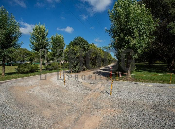 Lote 1000 m² en Esquina Barrio El Tropezon - 5