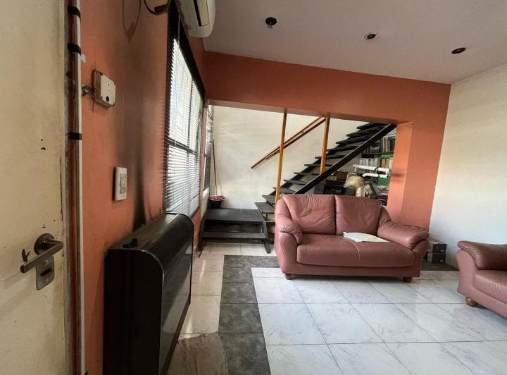 Venta Casa en Plantas Luminosa - Para Remodelar - 3
