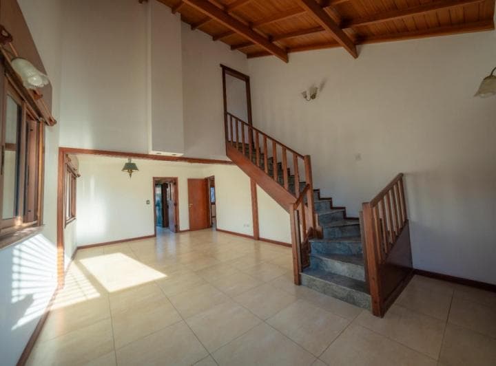 Chalet 5 Ambientes - Los Troncos - 4