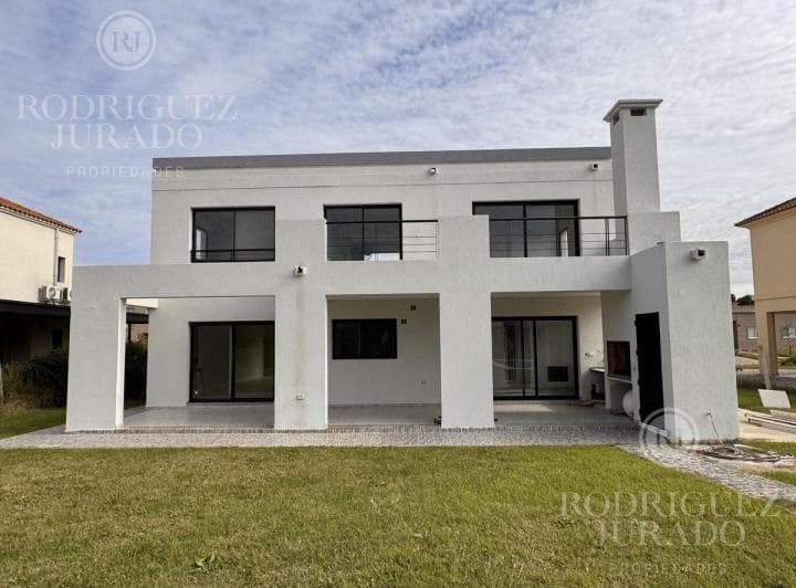 Casa en Venta Sobre Lote Interno Haras Santa Maria Escobar - 3
