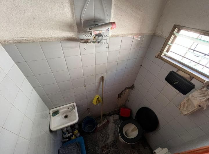 Bloque de Tres Locales Comerciales, Sobre Av Brandsen en Pleno Ctr Comercial - 4