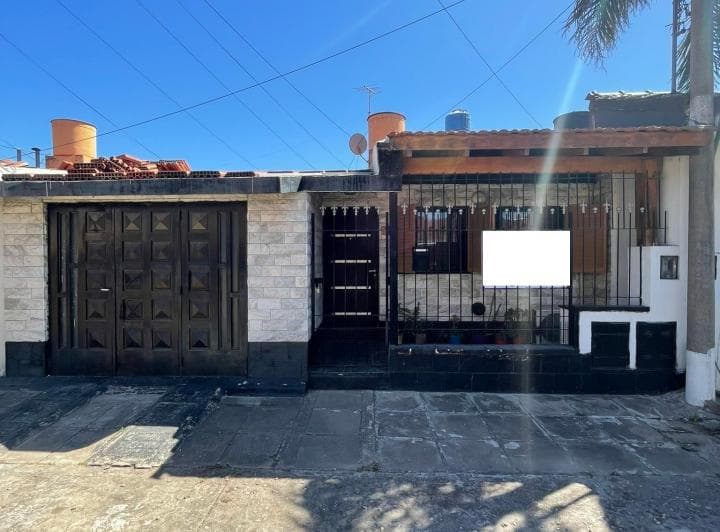 Venta Casa - 3 Dorm - Escritura - Bº Las Palmas - 2