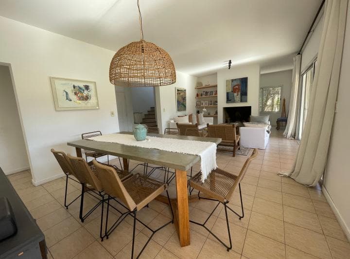 Fabulosa Casa con Pileta, Tenis, Futbol, Rest, Gym y Colonia. - 4