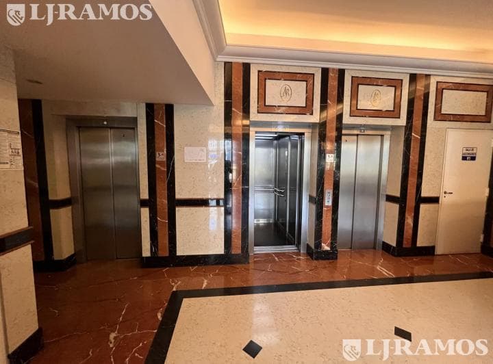Oficina en Alquiler de 380 m² en El Centro - 2