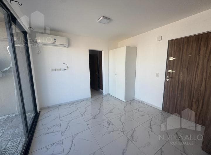 Venta Departamento 2 Ambientes en Moron Sur - 2