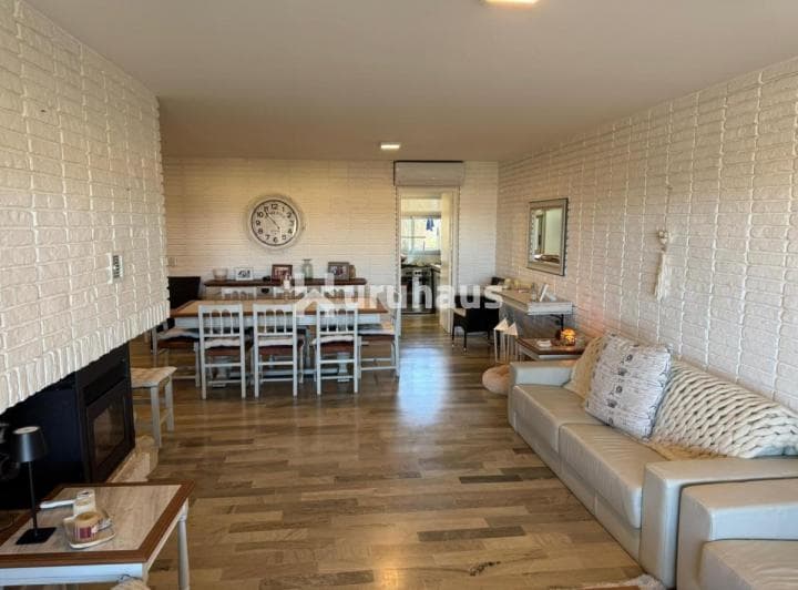 Alquiler Departamento Playa Mansa 4 Dorm. - 3