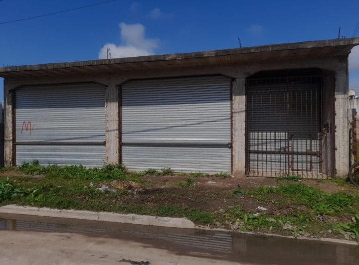Amplios Locales a La Venta - 2