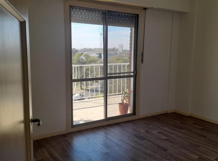 Semipiso 3 Amb. con Cochera, Súper Luminoso! Vista Abierta a La Ciudad! - 2