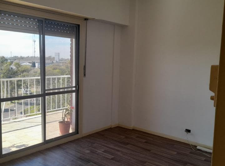 Semipiso 3 Amb. con Cochera, Súper Luminoso! Vista Abierta a La Ciudad! - 3