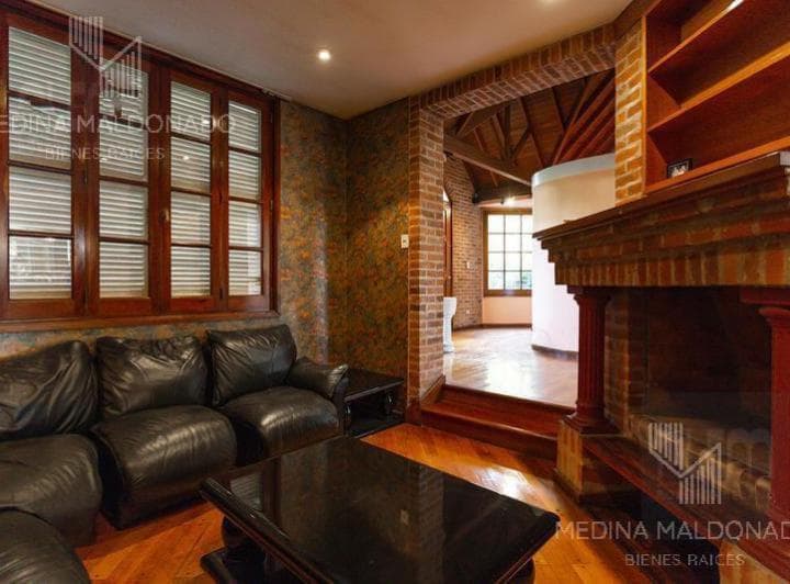 Venta Casa de 6 Ambientes con Pileta - Banfield Oeste - 4