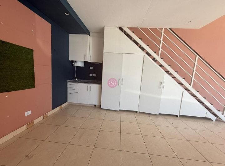 Local en Alquiler en Complejo 46, G. B. a. Zona Norte - 4