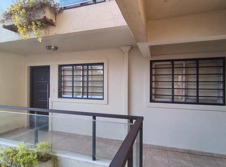Depto. Al Frente con Balcon a m Av - 3
