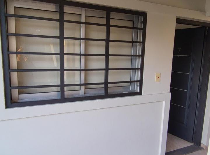Depto. Al Frente con Balcon a m Av - 4